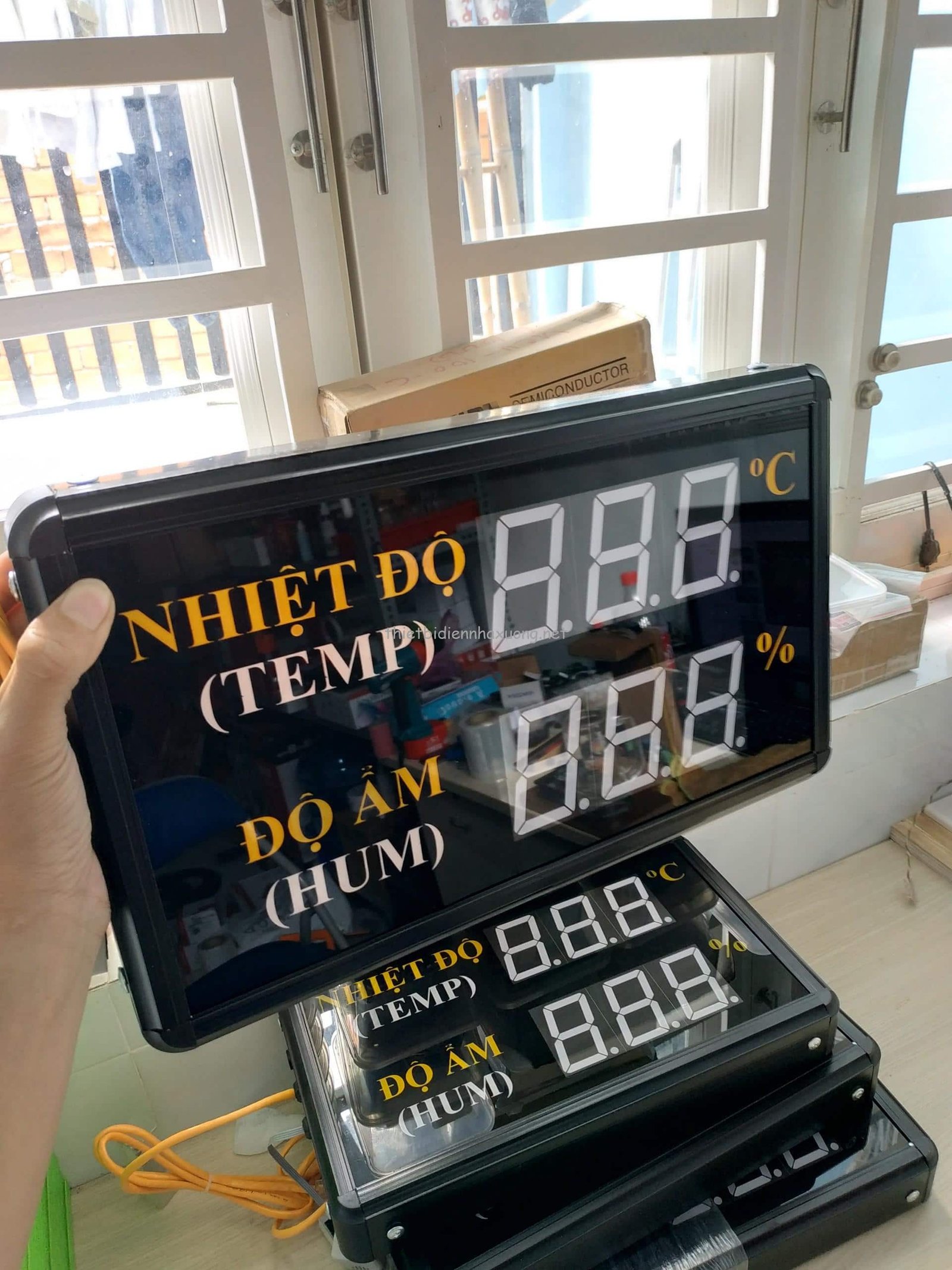 Đồng hồ nhiệt độ độ ẩm 350x200mm 2 Đồng hồ nhiệt độ độ ẩm 350x200mm - Ảnh 2